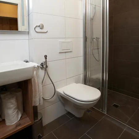 아파트 & Golf Zell Am By Alpin 젤암제