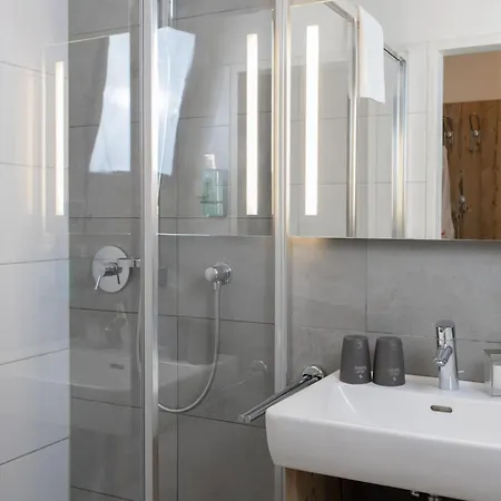 & Golf Zell Am By Alpin Apartamento *