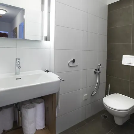 & Golf Zell Am By Alpin Apartamento *